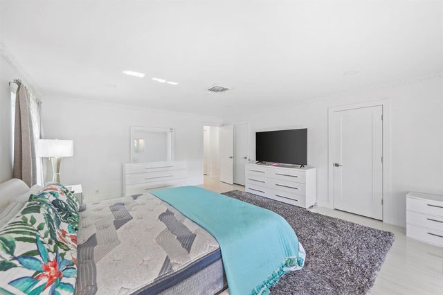 3531 NE 30th Avenue, Lighthouse Point, FL 33064