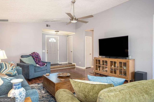 3889 Smokemist Trace, Lawrenceville, GA 30044