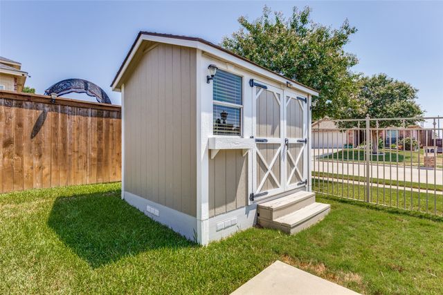 6500 Sierra Madre Drive, Fort Worth, TX 76179