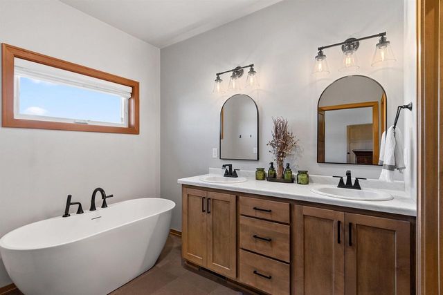 532 ROYAL ST PATS DRIVE, Wrightstown, WI 54180