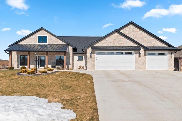 532 ROYAL ST PATS DRIVE, Wrightstown, WI 54180