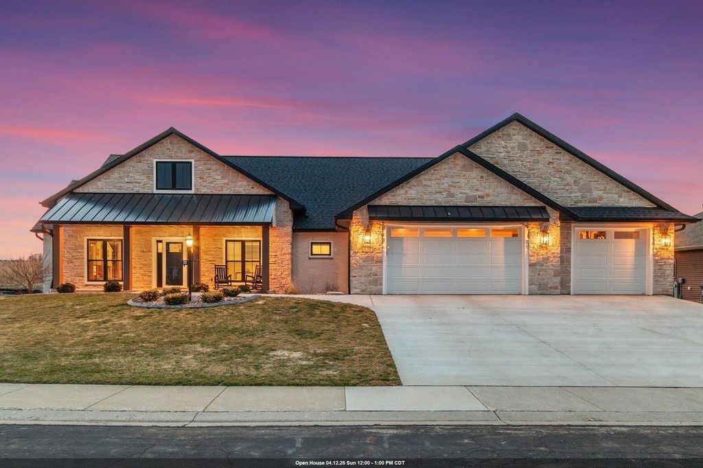 532 ROYAL ST PATS DRIVE, Wrightstown, WI 54180