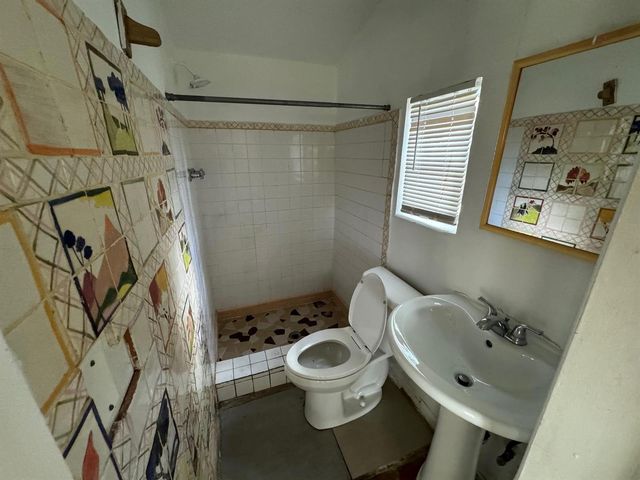 8261 NW 1st Place 3, Miami, FL 33150