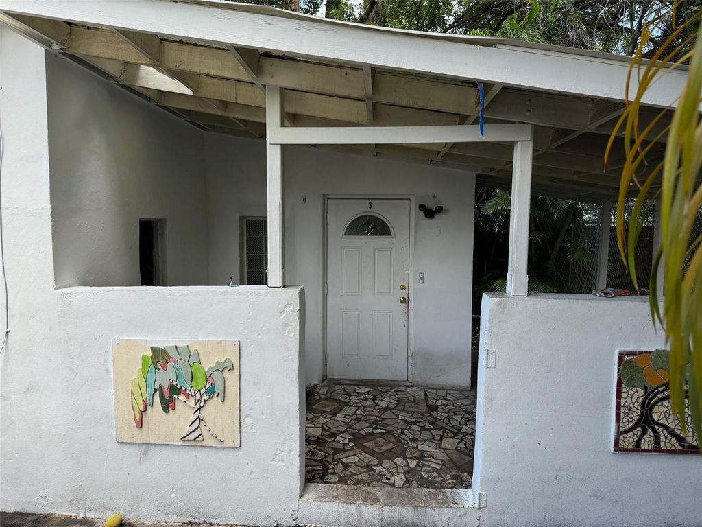 8261 NW 1st Place 3, Miami, FL 33150