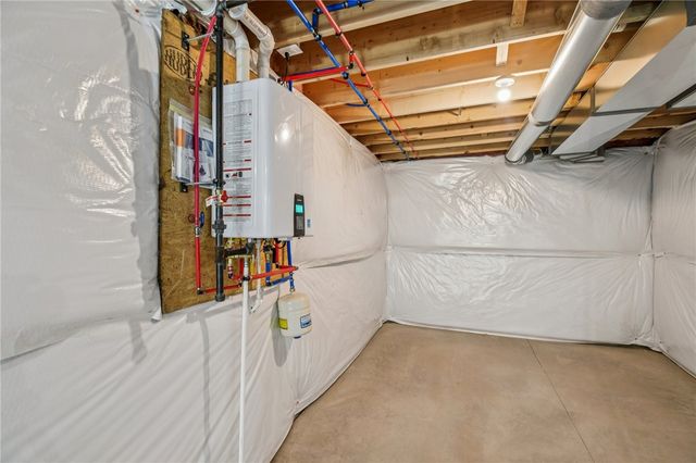 1 Stella Lane, Ogden, NY 14559