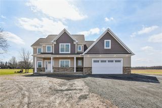 1 Stella Lane, Ogden, NY 14559