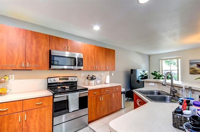 16600 SW 47th Ter, Miami, FL 33185