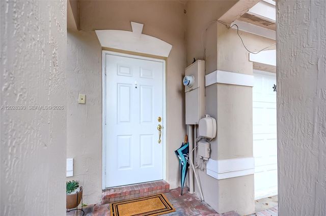 16600 SW 47th Ter, Miami, FL 33185