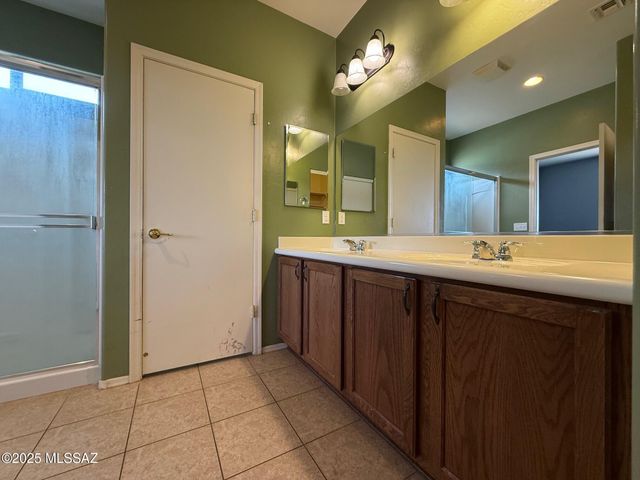 1569 W Cottonwood Bluffs Drive, Benson, AZ 85602