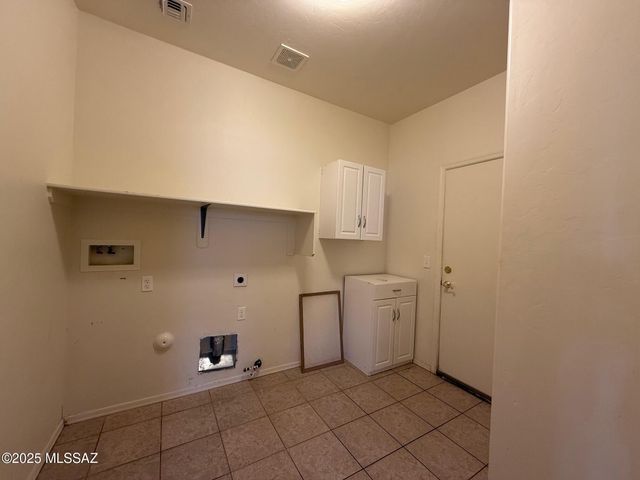 1569 W Cottonwood Bluffs Drive, Benson, AZ 85602