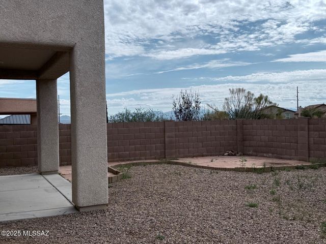 1569 W Cottonwood Bluffs Drive, Benson, AZ 85602