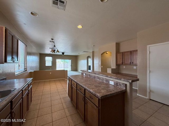 1569 W Cottonwood Bluffs Drive, Benson, AZ 85602