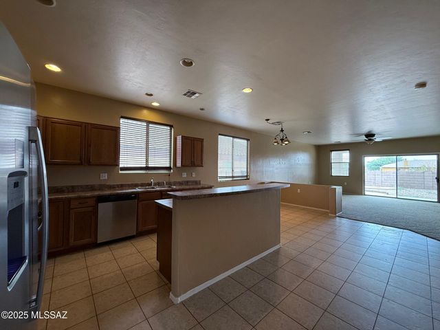 1569 W Cottonwood Bluffs Drive, Benson, AZ 85602