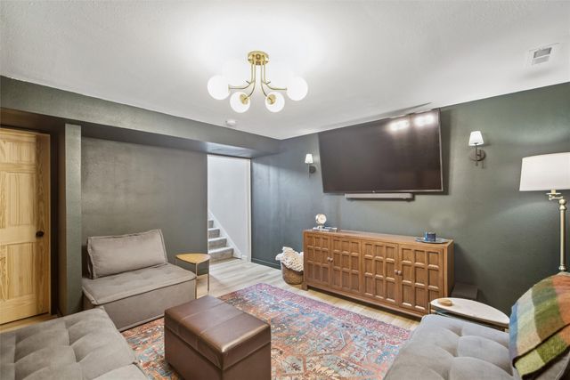 4724 167th Street, Urbandale, IA 50323