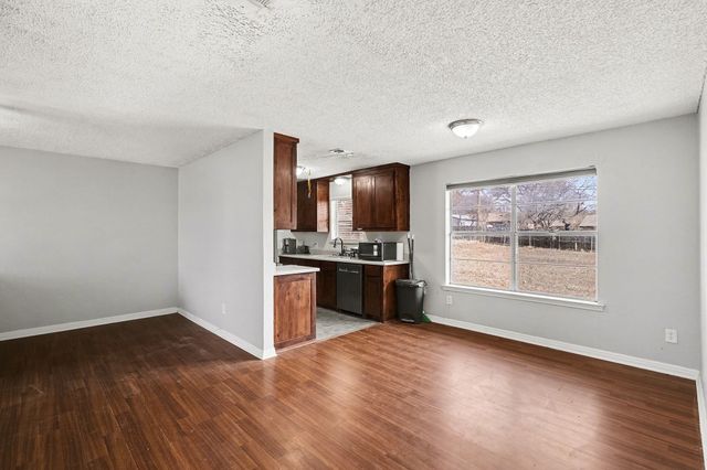 229 Mountain View Drive, Azle, TX 76020