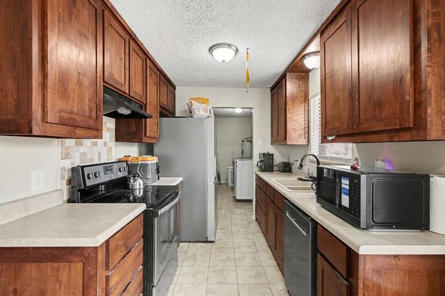 229 Mountain View Drive, Azle, TX 76020