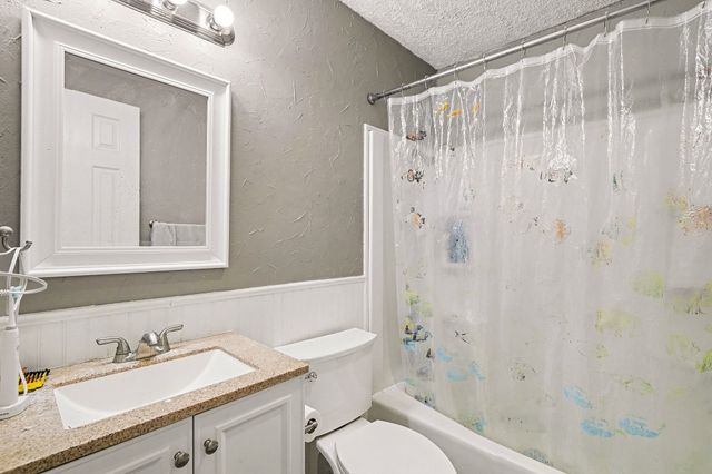 229 Mountain View Drive, Azle, TX 76020