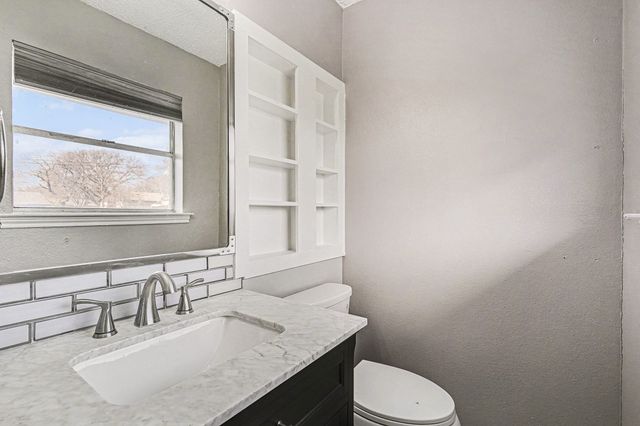 229 Mountain View Drive, Azle, TX 76020