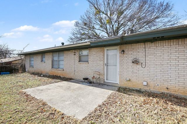 229 Mountain View Drive, Azle, TX 76020