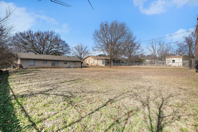 229 Mountain View Drive, Azle, TX 76020