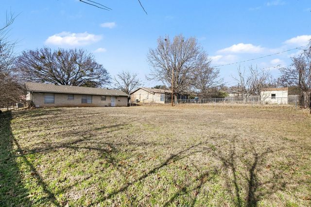 229 Mountain View Drive, Azle, TX 76020