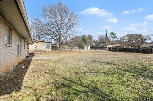 229 Mountain View Drive, Azle, TX 76020