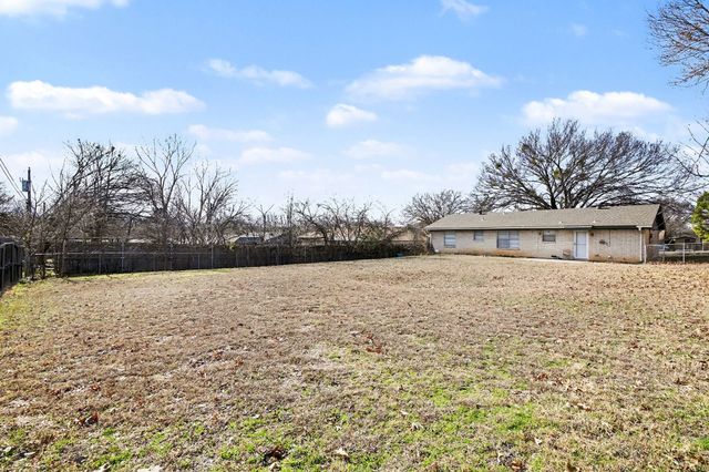 229 Mountain View Drive, Azle, TX 76020