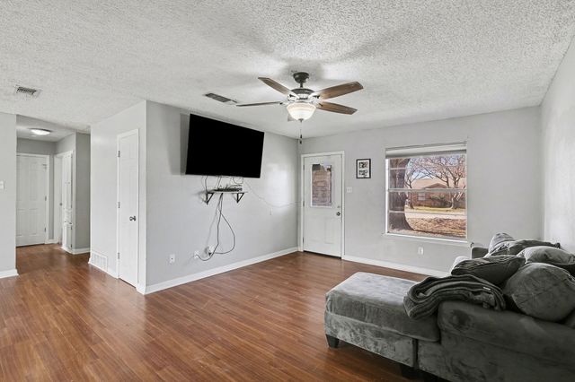 229 Mountain View Drive, Azle, TX 76020