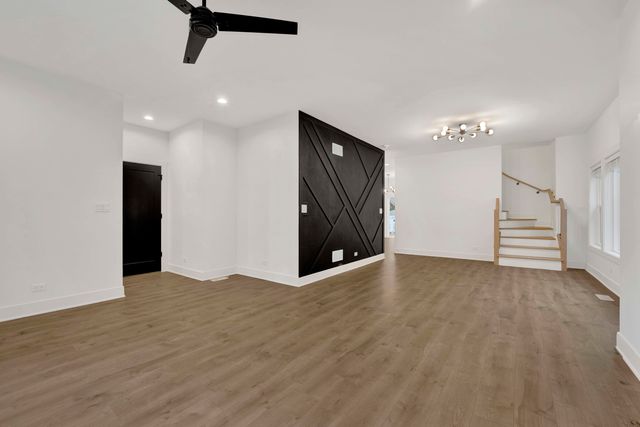 1122 N Latrobe Avenue, Chicago, IL 60651