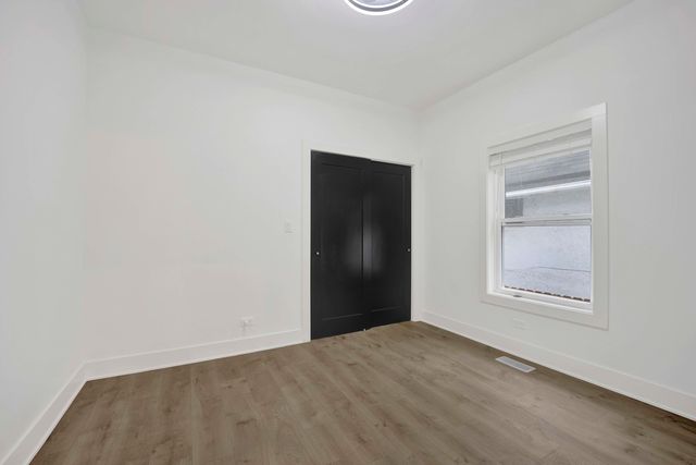 1122 N Latrobe Avenue, Chicago, IL 60651