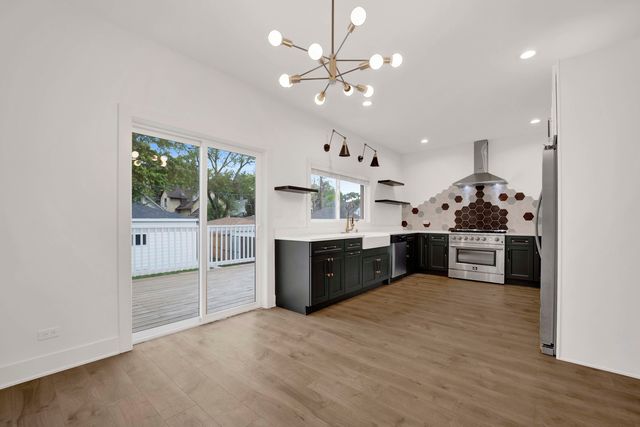 1122 N Latrobe Avenue, Chicago, IL 60651