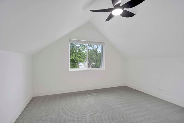 1122 N Latrobe Avenue, Chicago, IL 60651