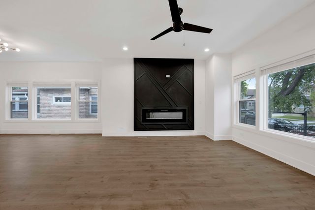 1122 N Latrobe Avenue, Chicago, IL 60651