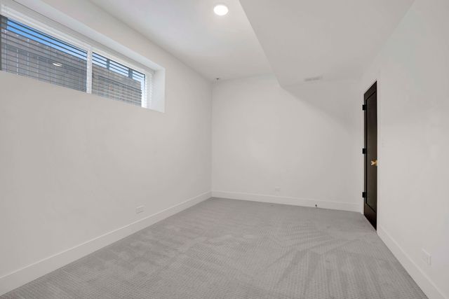 1122 N Latrobe Avenue, Chicago, IL 60651