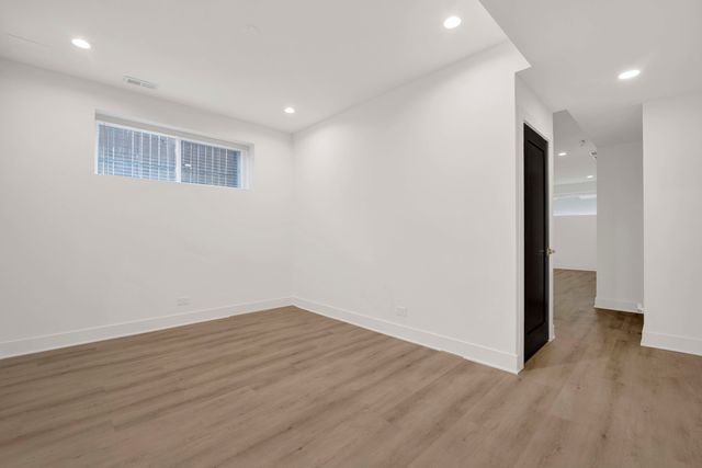 1122 N Latrobe Avenue, Chicago, IL 60651