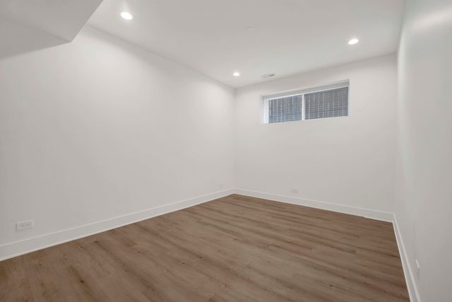 1122 N Latrobe Avenue, Chicago, IL 60651
