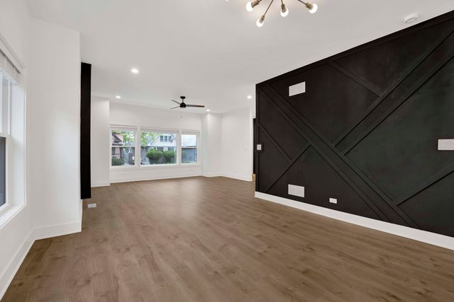 1122 N Latrobe Avenue, Chicago, IL 60651