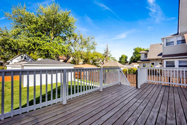 1122 N Latrobe Avenue, Chicago, IL 60651