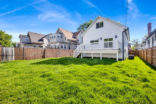 1122 N Latrobe Avenue, Chicago, IL 60651