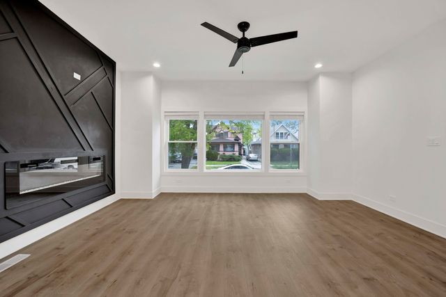 1122 N Latrobe Avenue, Chicago, IL 60651
