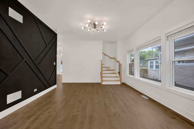 1122 N Latrobe Avenue, Chicago, IL 60651