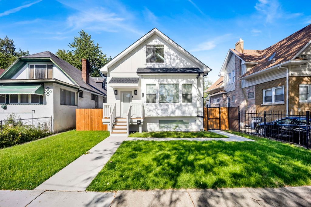 1122 N Latrobe Avenue, Chicago, IL 60651