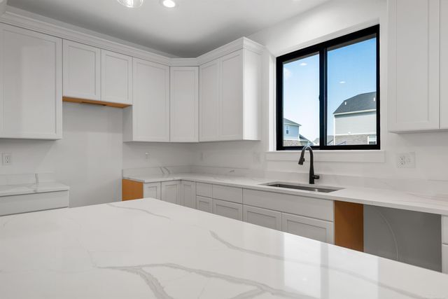 16777 Trajan Lane, Macomb Twp, MI 48044