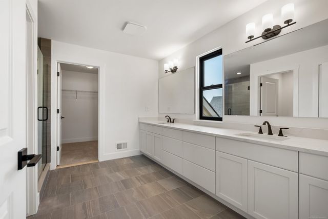 16777 Trajan Lane, Macomb Twp, MI 48044