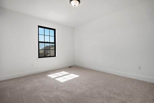 16777 Trajan Lane, Macomb Twp, MI 48044