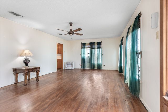 1912 E Texas Street, Denison, TX 75021