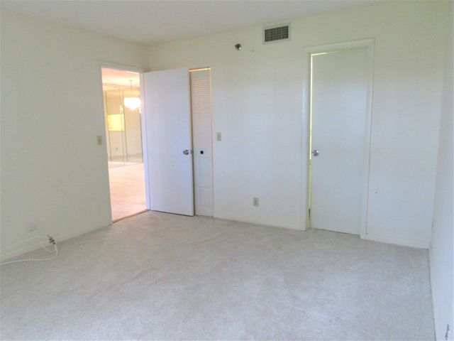4640 W Lucerne Lakes Boulevard 206, Lake Worth, FL 33467