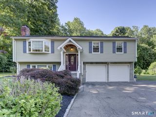 98 Osborn Lane, Monroe, CT 06468