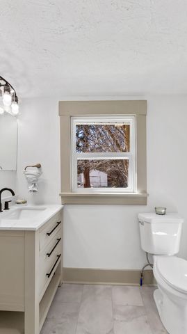 2217 N National Avenue, Springfield, MO 65803