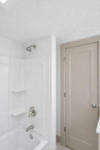 2217 N National Avenue, Springfield, MO 65803